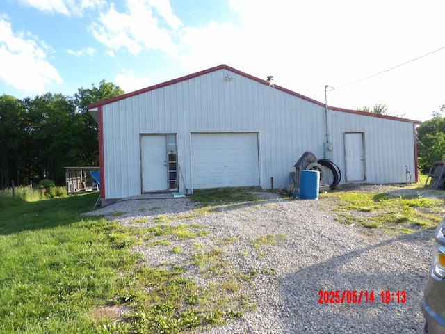157 Deskins Ln, Frenchburg, KY 40322 - view of outdoor structure featuring an outdoor structure and gravel driveway