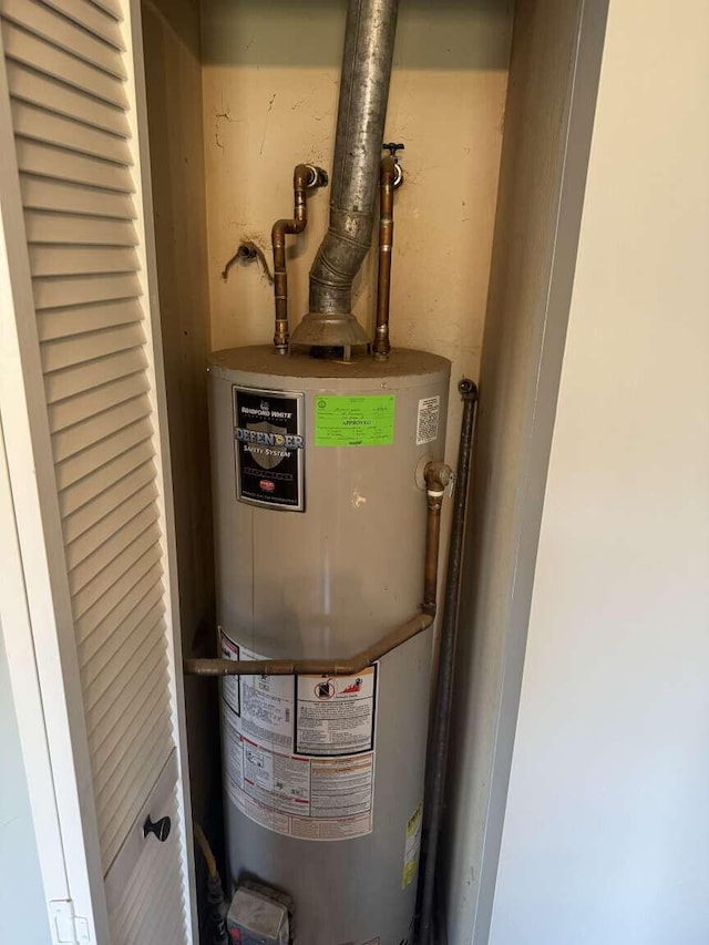 780 Nancy St, Versailles, KY 40383 - utility room featuring water heater