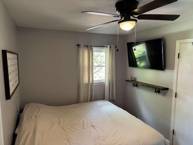 780 Nancy St, Versailles, KY 40383 - bedroom featuring ceiling fan