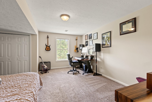 829 Lauderdale Dr, Lexington, KY 40515 - carpeted bedroom with an office area, a textured ceiling, and a closet