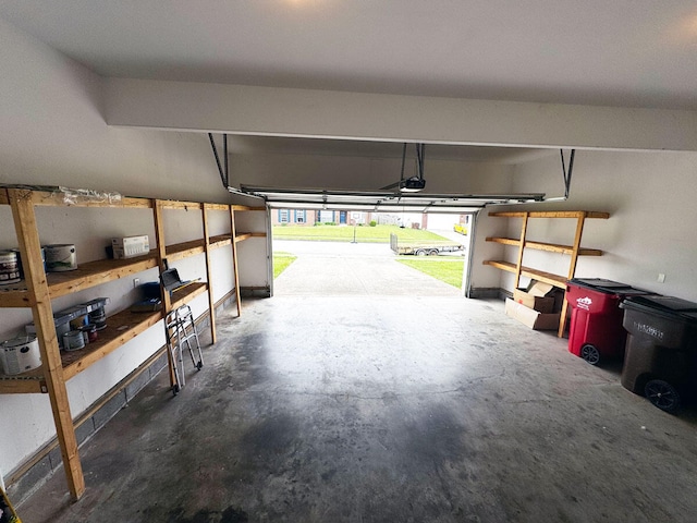 136 Janice Dr, Nicholasville, KY 40356 - garage with a garage door opener