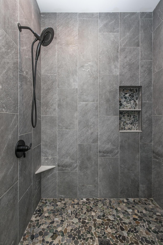 269 Ashley Camp Rd, Harrodsburg, KY 40330 - bathroom featuring tiled shower