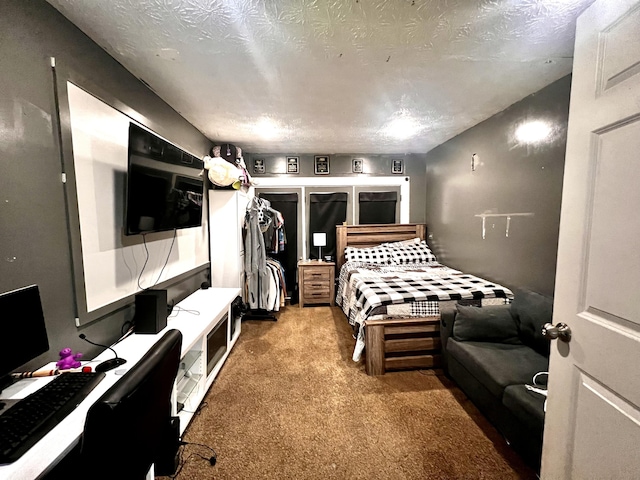 201 Longview St, Harrodsburg, KY 40330 - bedroom featuring carpet and a textured ceiling