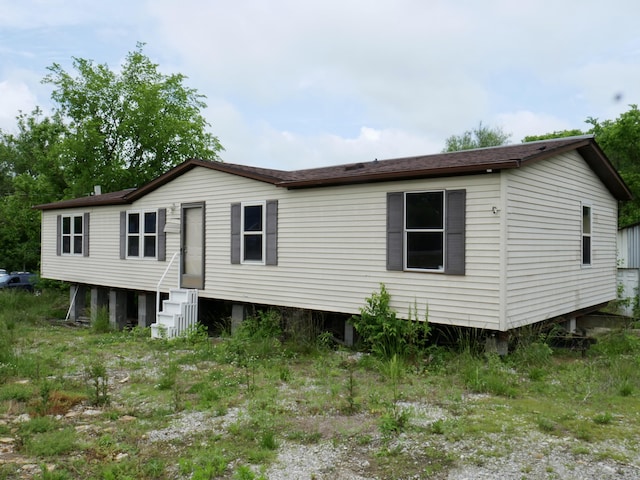 515 Pierce Ln, Frankfort, KY 40601 - rear view of property with entry steps