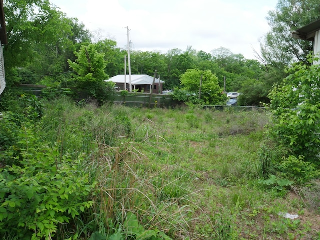 515 Pierce Ln, Frankfort, KY 40601 - view of yard with fence