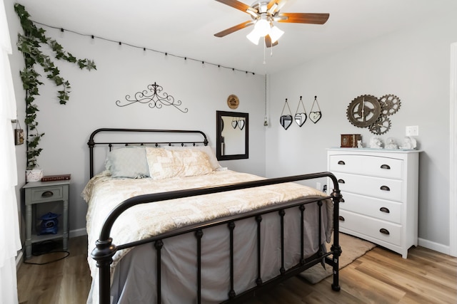350 Misty Dr, Somerset, KY 42503 - bedroom featuring wood finished floors, baseboards, and a ceiling fan