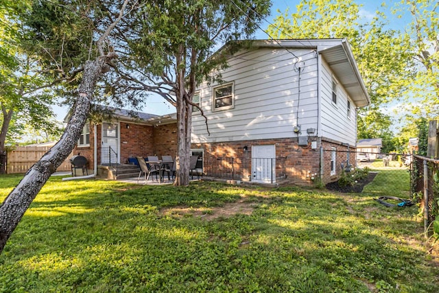 1708 Biloxi Ct, Lexington, KY 40505 - rear view of property featuring brick siding and entry steps