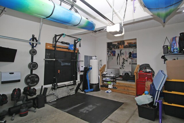 2812 Jenna Rst, Lexington, KY 40511 - garage featuring a garage door opener