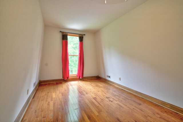 73 Redwood Ln, East Bernstadt, KY 40729 - unfurnished room featuring light wood-type flooring and baseboards