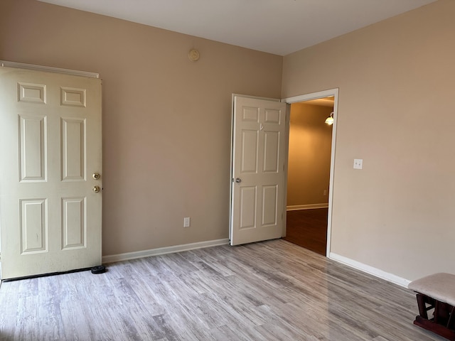 3804 Polo Club Blvd, Lexington, KY 40509 - unfurnished room with wood finished floors, baseboards, and a smoke detector