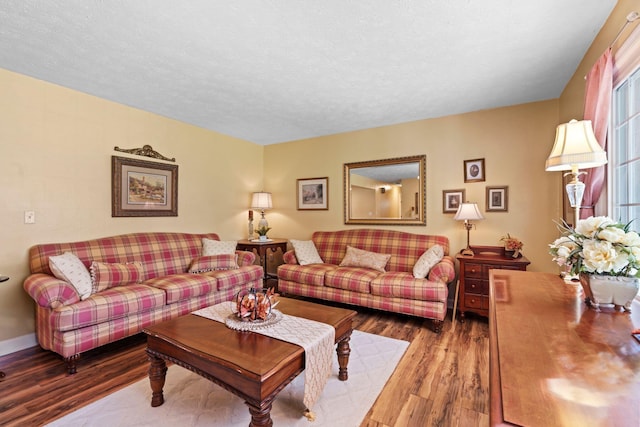 256 Michael Blvd, Frankfort, KY 40601 - living area with wood finished floors