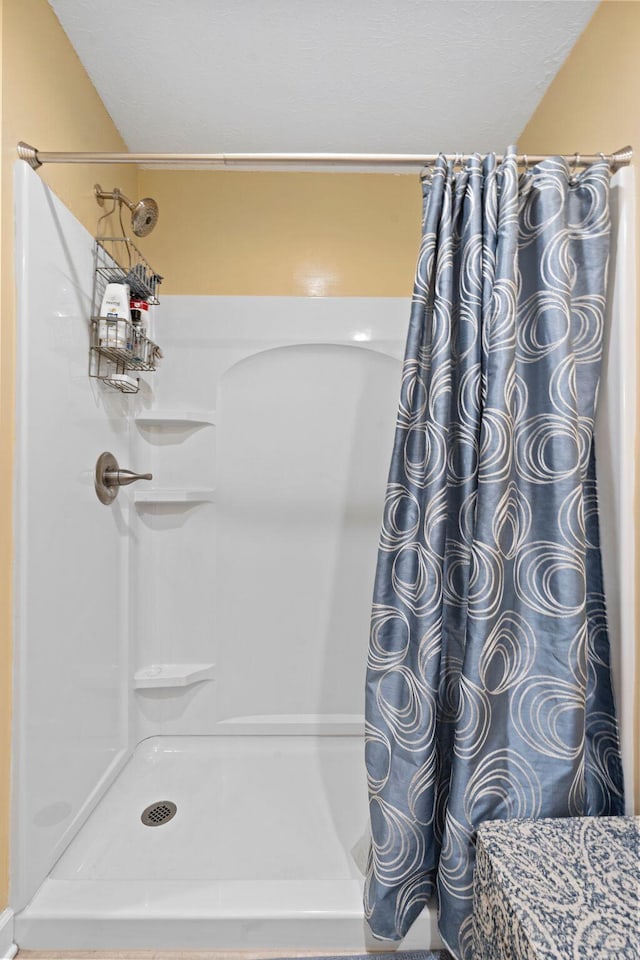 256 Michael Blvd, Frankfort, KY 40601 - full bath with a shower with shower curtain