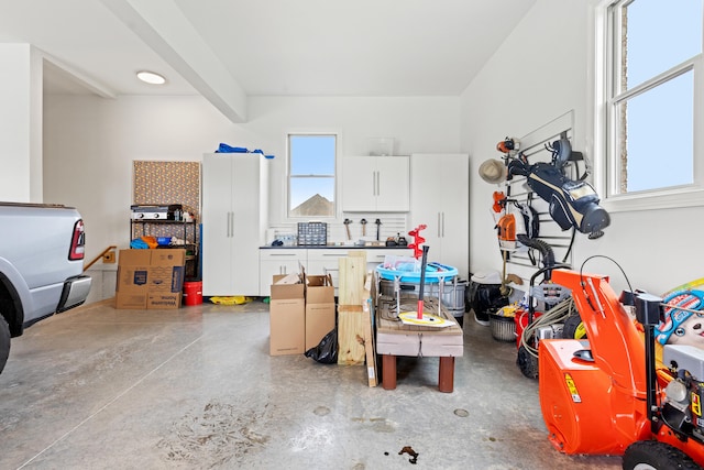 502 W Brannon Rd, Nicholasville, KY 40356 - view of garage