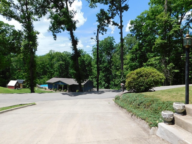 184 Meadow Dr, Harlan, KY 40831 - view of road with street lights
