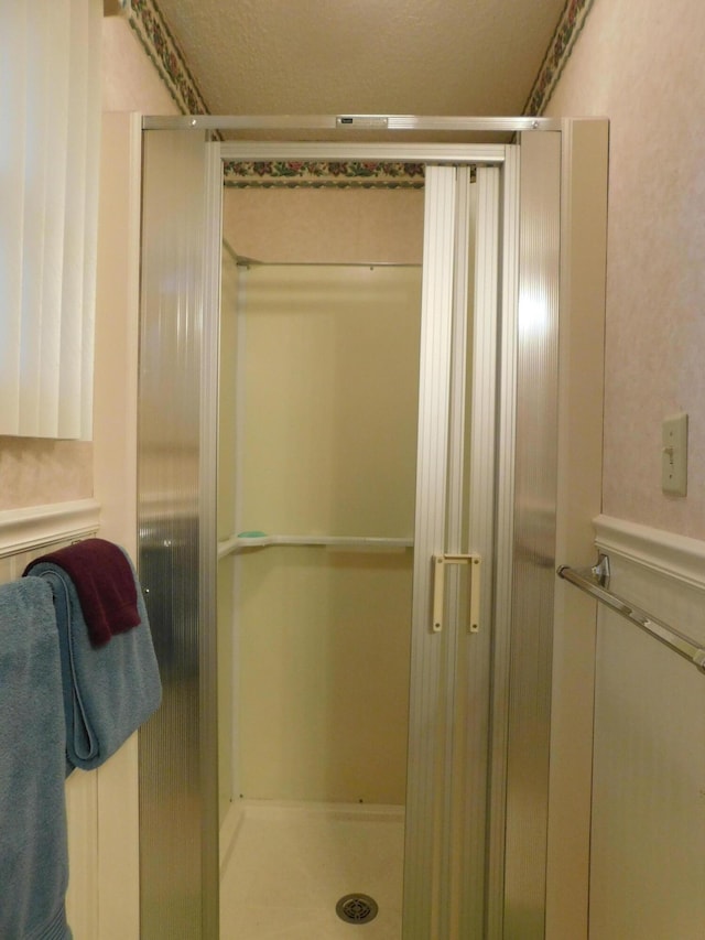 184 Meadow Dr, Harlan, KY 40831 - bathroom featuring a shower stall