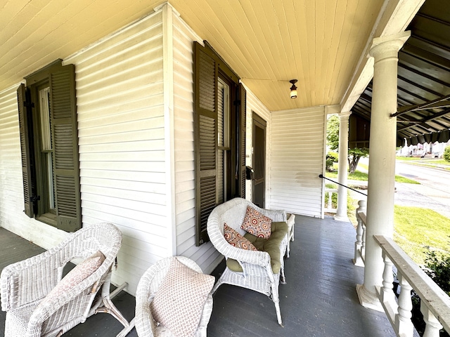 8 N Sycamore St, Mt Sterling, KY 40353 - view of porch