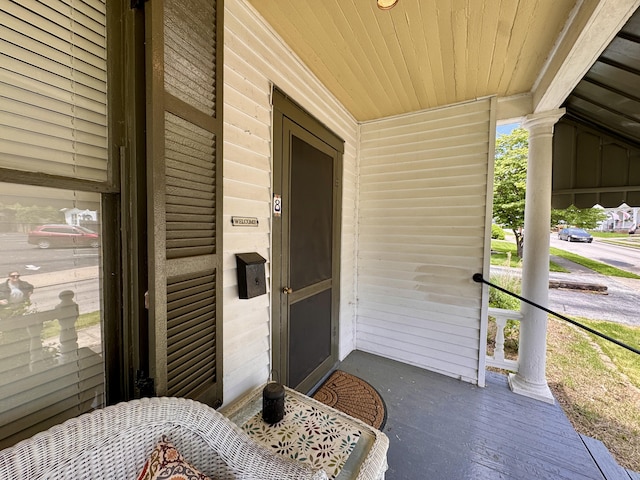 8 N Sycamore St, Mt Sterling, KY 40353 - entrance to property featuring covered porch