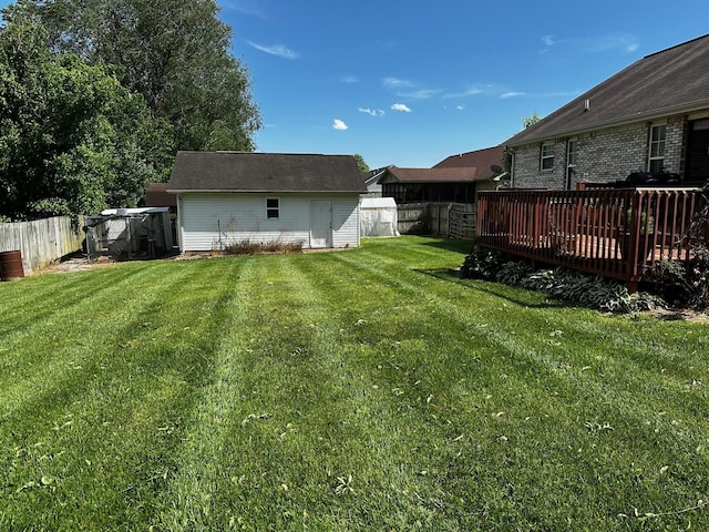 76 Waterford Way, Somerset, KY 42501 - view of yard with a deck