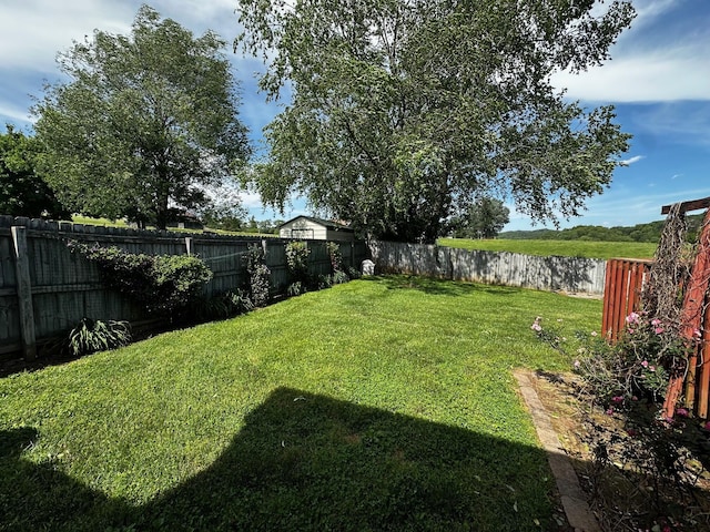 76 Waterford Way, Somerset, KY 42501 - view of yard