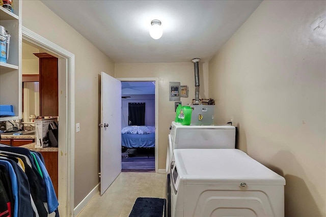 149 Willis Ave, Frankfort, KY 40601 - laundry room with independent washer and dryer and baseboards