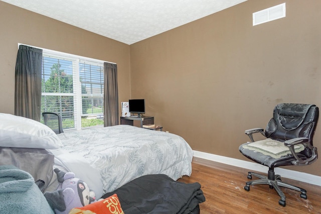 109 Rich Ln, Georgetown, KY 40324 - bedroom featuring wood finished floors and baseboards
