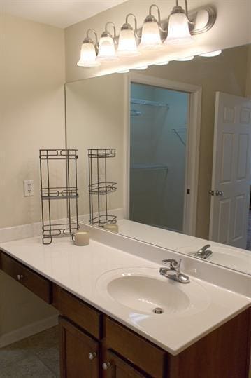 4218 Reserve Rd Unit 104, Lexington, KY 40514 - bathroom featuring vanity