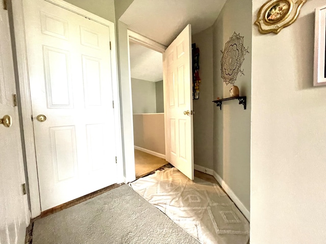 812 Statesman Way, Lexington, KY 40505 - hallway with light colored carpet and baseboards