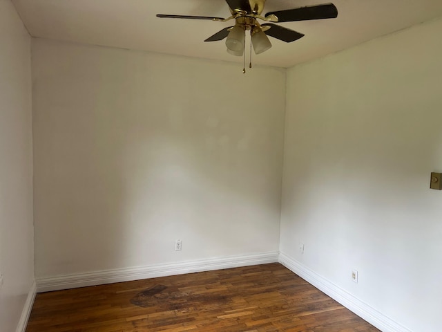 104 Arvin Dr, Lancaster, KY 40444 - unfurnished room with dark wood-style flooring, baseboards, and ceiling fan