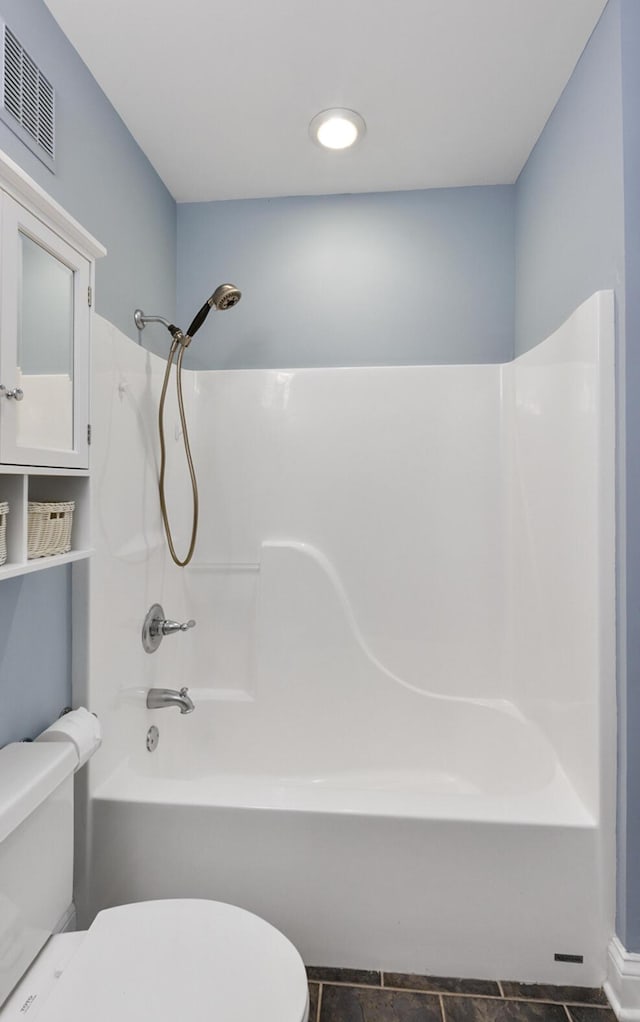 4301 Ravens Crest Ln, Lexington, KY 40515 - full bath with toilet, washtub / shower combination, and recessed lighting
