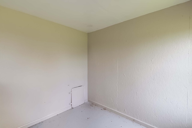 4301 Ravens Crest Ln, Lexington, KY 40515 - unfurnished room featuring baseboards