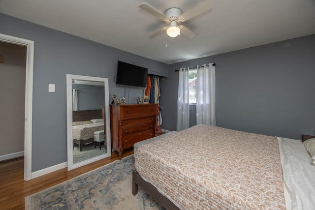 1667 Strader Dr, Lexington, KY 40505 - bedroom featuring wood finished floors, baseboards, and ceiling fan