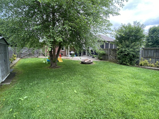 319 Huckleberry Ln, London, KY 40744 - view of yard