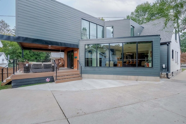 252 Cochran Rd, Lexington, KY 40502 - rear view of house featuring a patio area