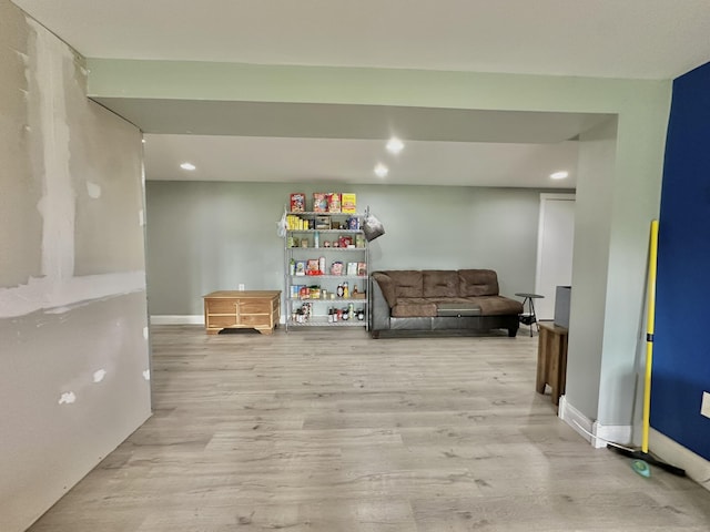 3125 Old Bull Rd, Eubank, KY 42567 - sitting room with wood finished floors, baseboards, and recessed lighting