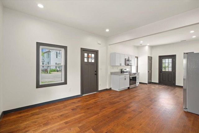 224 Douglas Ave, Versailles, KY 40383 - foyer entrance with dark wood-type flooring, recessed lighting, and baseboards