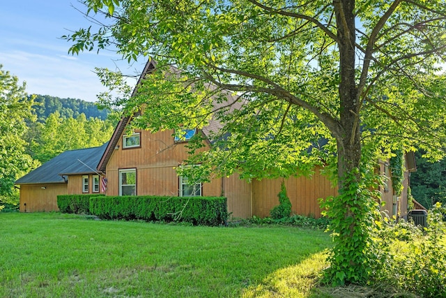 10708 Battlefield Memorial Hwy, Berea, KY 40403 - view of front facade with a front yard