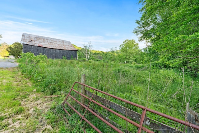 10708 Battlefield Memorial Hwy, Berea, KY 40403 - view of yard with an outdoor structure and an outbuilding