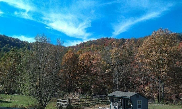 10708 Battlefield Memorial Hwy, Berea, KY 40403 - view of mountain backdrop featuring a heavily wooded area