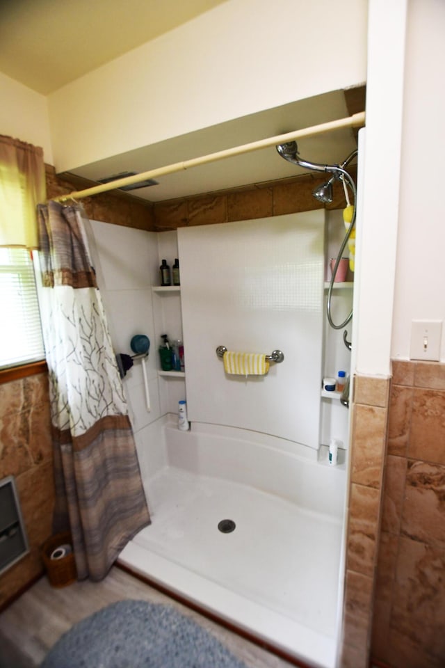 755 Mckee Rd, Irvine, KY 40336 - full bath with a shower with shower curtain