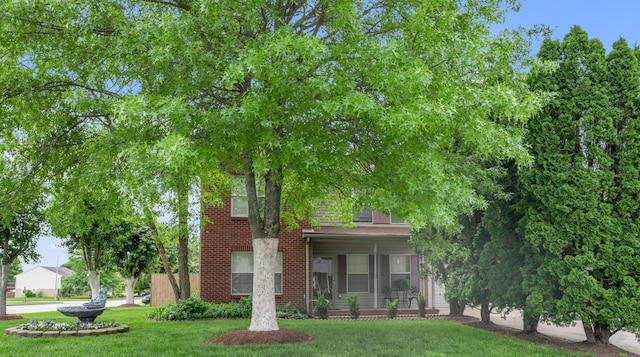 356 Weslyn Way, Nicholasville, KY 40356 - obstructed view of property featuring a front lawn