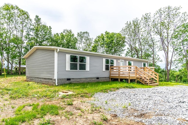 2832 Two Mile Rd, Winchester, KY 40391 - view of front facade featuring a deck and crawl space