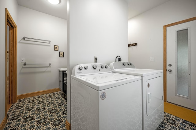 3786 Shoemaker Rdg, Beattyville, KY 41311 - laundry area with separate washer and dryer