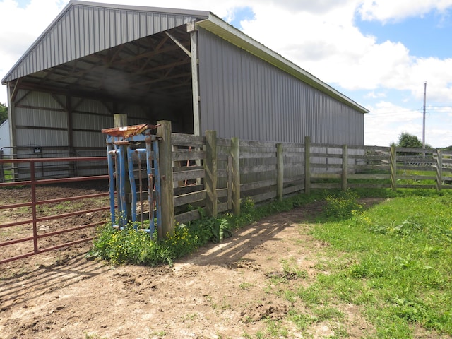 498 Winding Blade Rd, East Bernstadt, KY 40729 - view of outdoor structure featuring an exterior structure