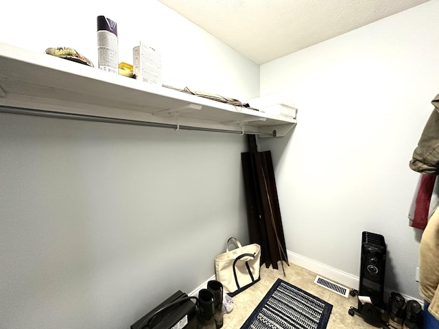 498 Winding Blade Rd, East Bernstadt, KY 40729 - view of spacious closet