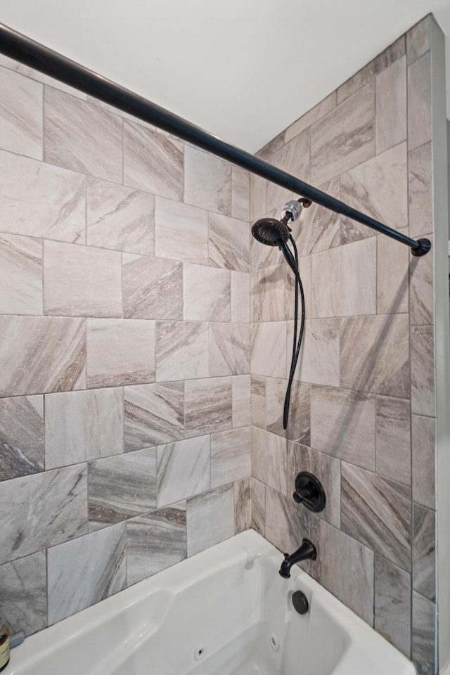 929 Lauderdale Dr, Lexington, KY 40515 - full bathroom featuring a combined bath / shower with jetted tub