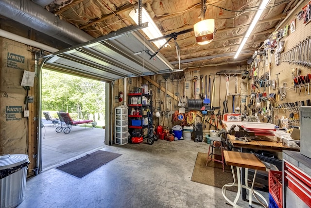 115 Old Bridge Rd, Danville, KY 40422 - garage with a workshop area