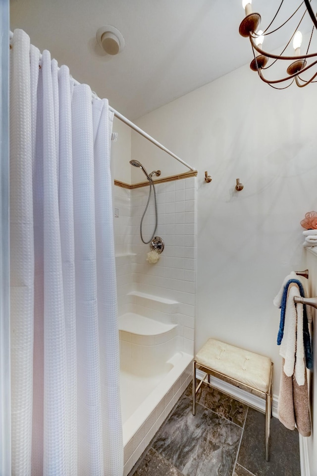 115 Old Bridge Rd, Danville, KY 40422 - bathroom with a shower with curtain, a chandelier, and baseboards
