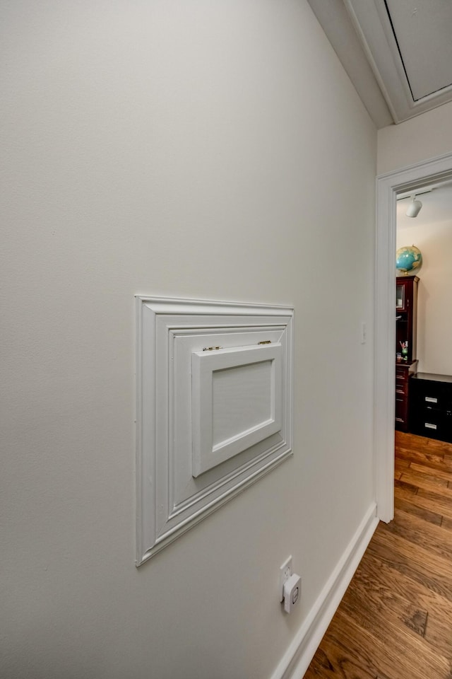 115 Old Bridge Rd, Danville, KY 40422 - detailed view of wood finished floors and baseboards