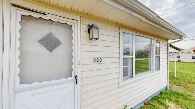 220 Johnson Ln, Berea, KY 40403 - entrance to property with a lawn