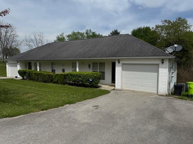 77 Bethy Rd, London, KY 40744 - ranch-style house with a garage, driveway, and a front yard